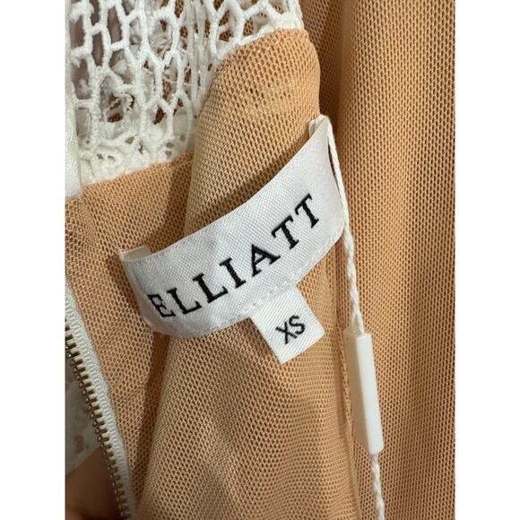 Elliatt Serenity Cold Shoulder Midi Dress in White Size XS - Picture 9 of 9